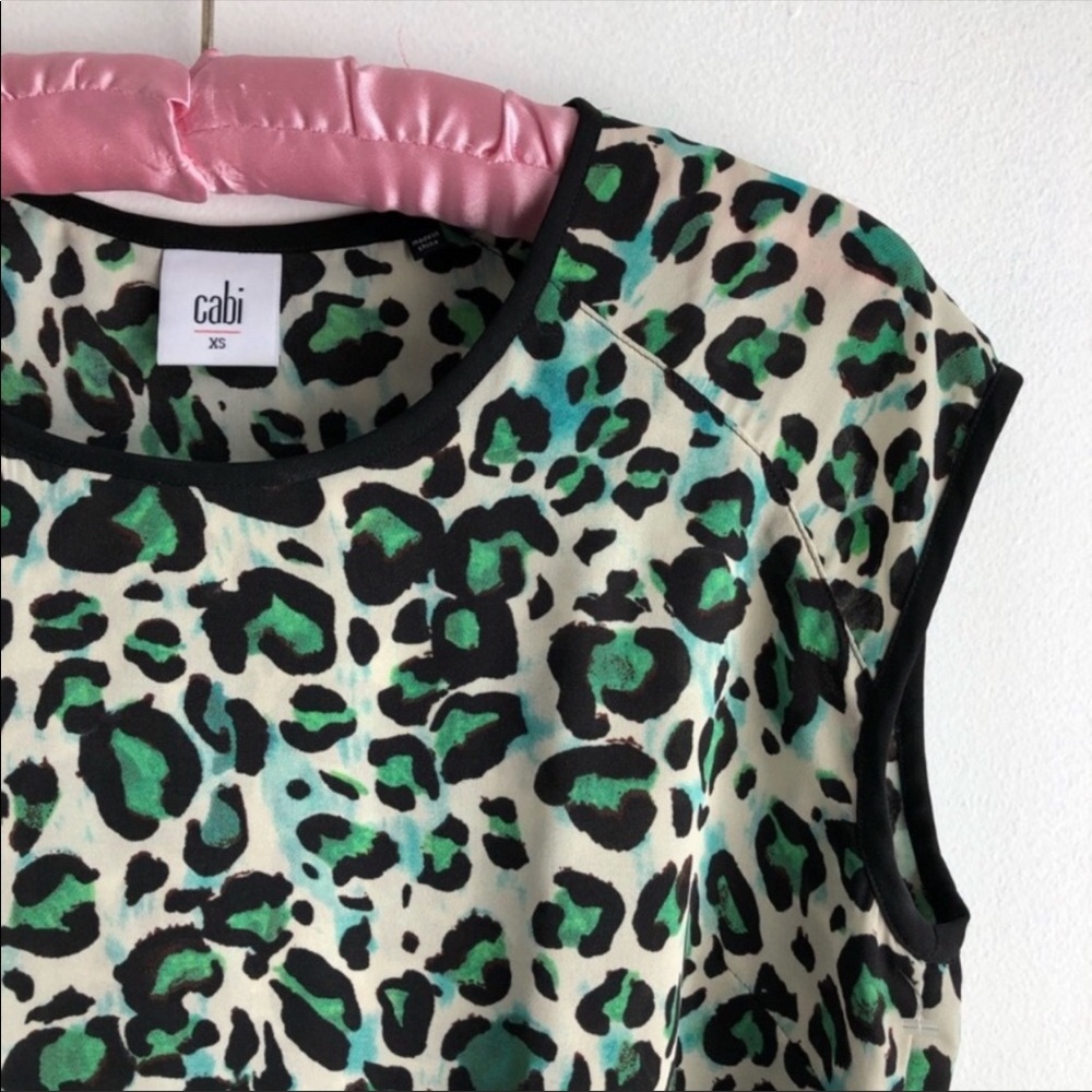 Cabi Jungle Green Cheetah Top Size Xs - image 3